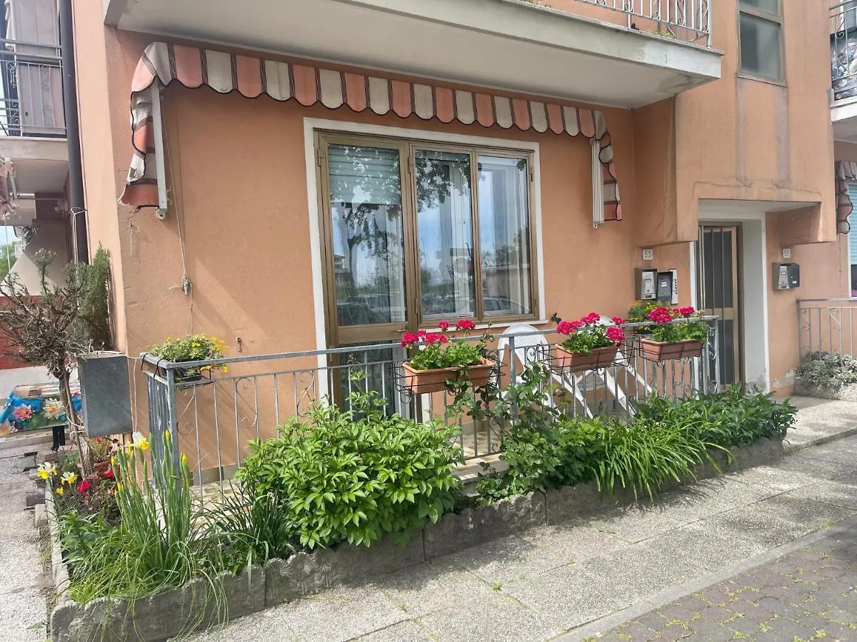 Big Apartment With 3 Rooms Caorle Italy